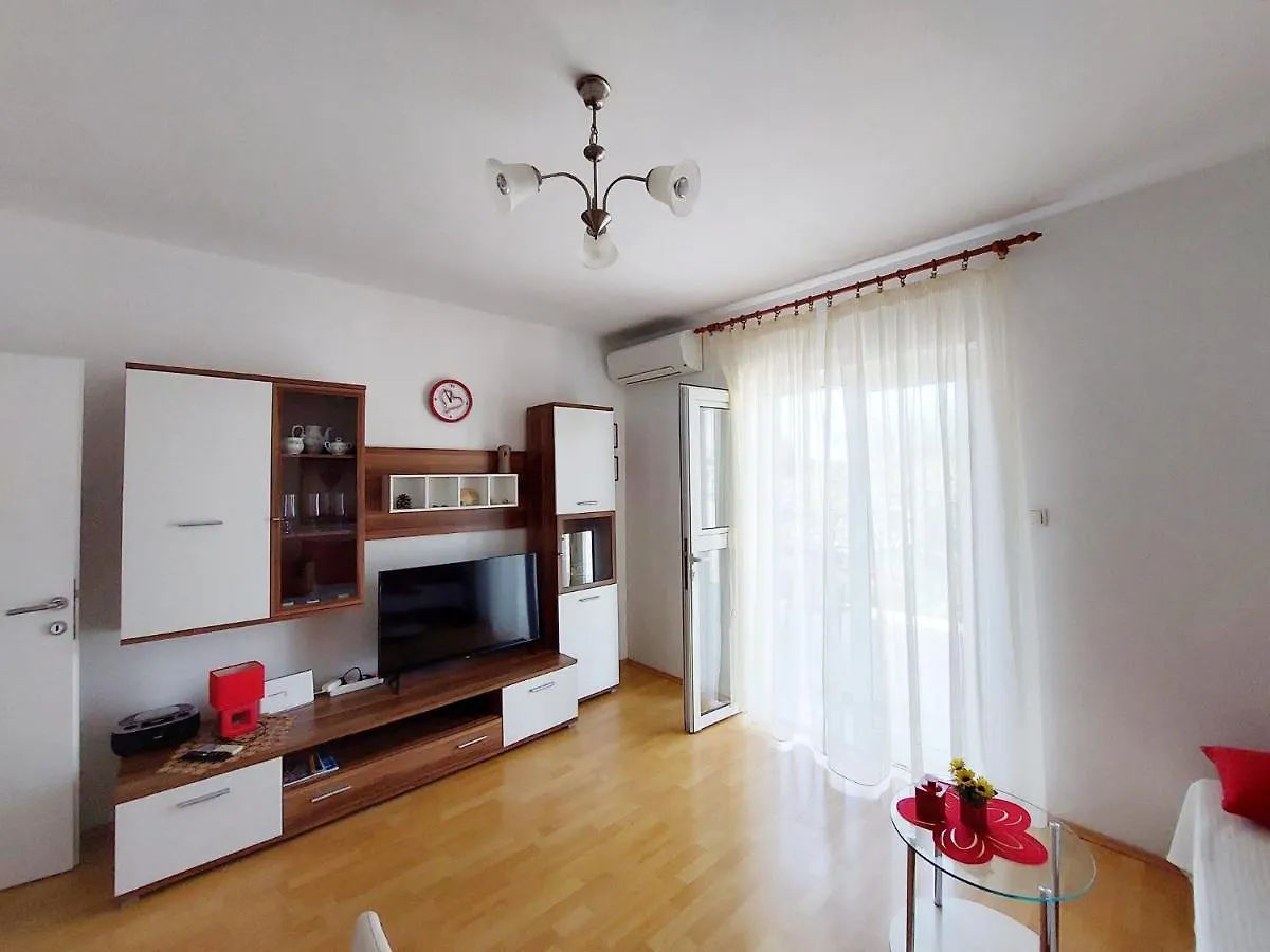 Apartment Jema 特罗吉尔