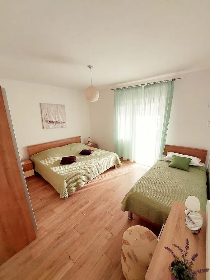 Apartment Jema 特罗吉尔