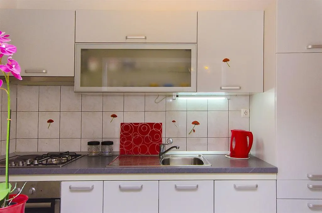 Apartment Jema 特罗吉尔